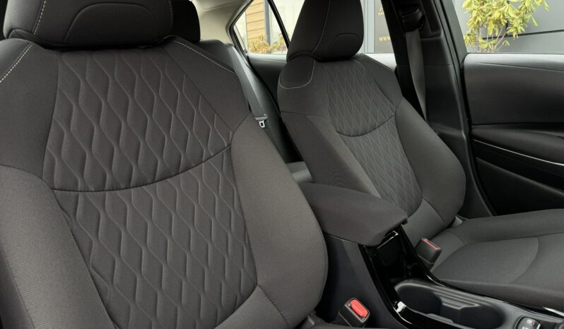 TOYOTA Corolla  | przedni | Manualna | 125 KM | zloty full