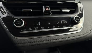 TOYOTA Corolla  | przedni | Manualna | 125 KM | zloty full