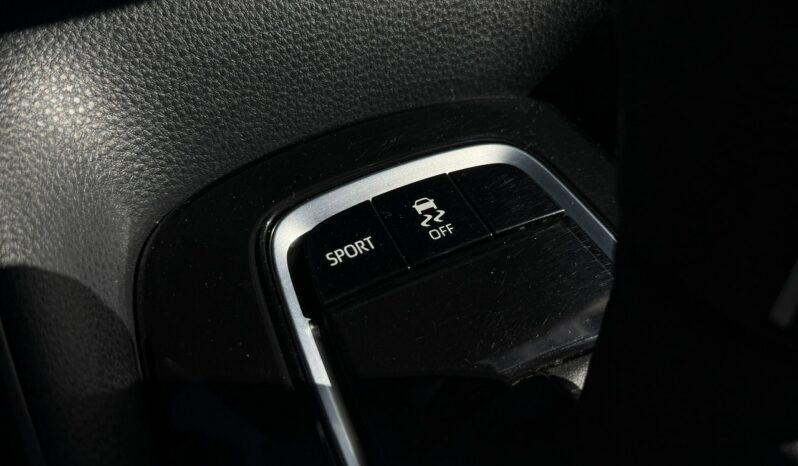 TOYOTA Corolla  | przedni | Automatyczna | 125 KM | bialy full