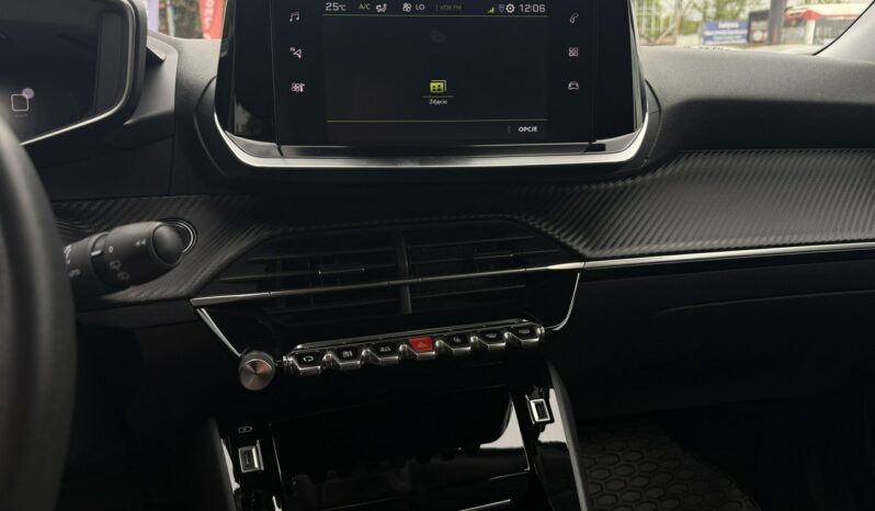 PEUGEOT 2008  | przedni | Manualna | 110 KM | Szary full