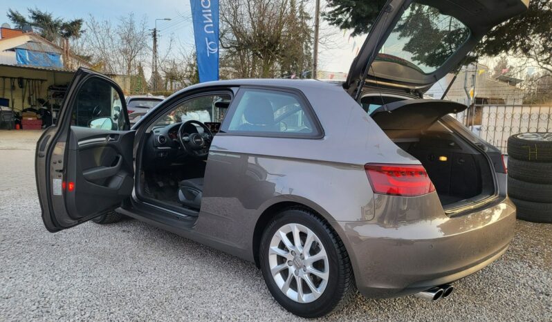 AUDI A3  | przedni | Manualna | 122 KM | Brązowy full