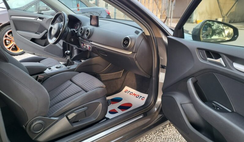 AUDI A3  | przedni | Manualna | 122 KM | Brązowy full