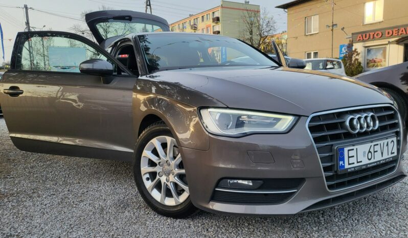 AUDI A3  | przedni | Manualna | 122 KM | Brązowy full