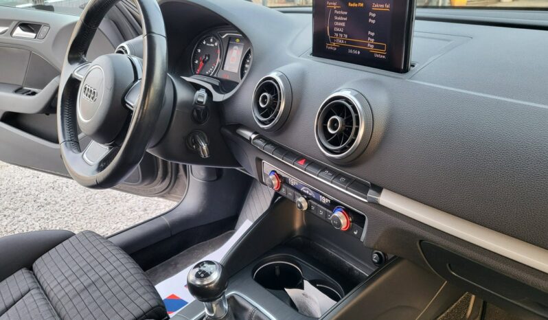 AUDI A3  | przedni | Manualna | 122 KM | Brązowy full