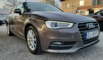 AUDI A3  | przedni | Manualna | 122 KM | Brązowy full