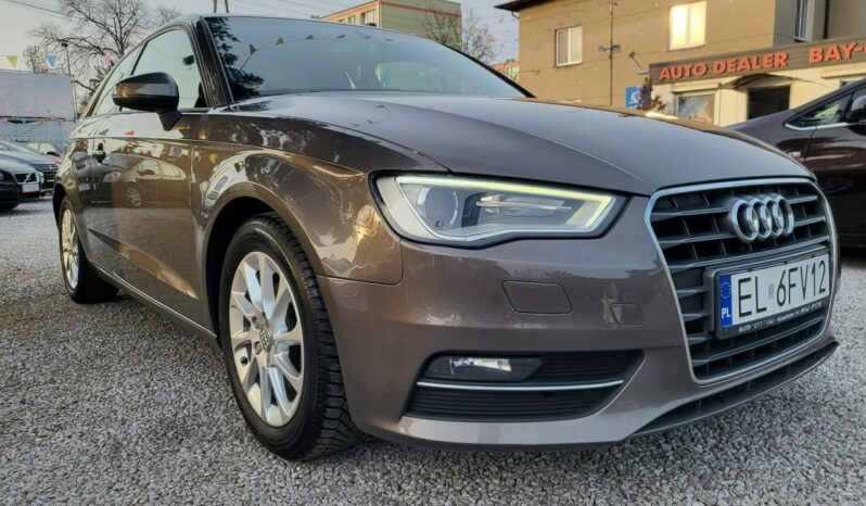 AUDI A3  | przedni | Manualna | 122 KM | Brązowy full