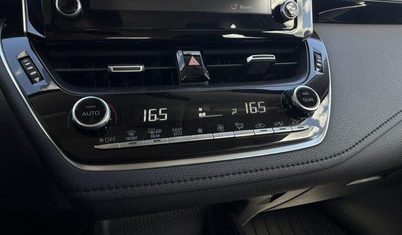 TOYOTA Corolla  | przedni | Manualna | 125 KM | Czarny full