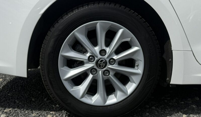 TOYOTA Corolla  | przedni | Automatyczna | 125 KM | bialy full