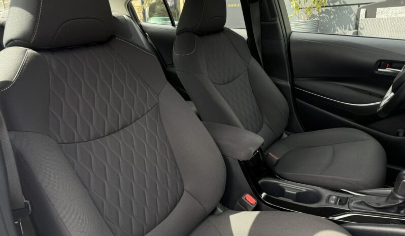 TOYOTA Corolla  | przedni | Automatyczna | 125 KM | bialy full