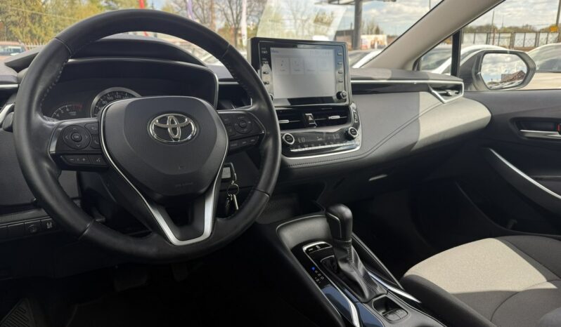 TOYOTA Corolla  | przedni | Automatyczna | 125 KM | bialy full