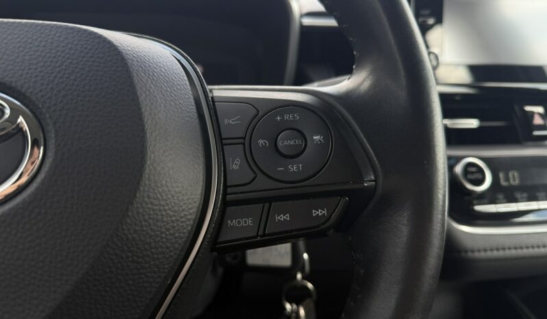 TOYOTA Corolla  | przedni | Automatyczna | 125 KM | bialy full