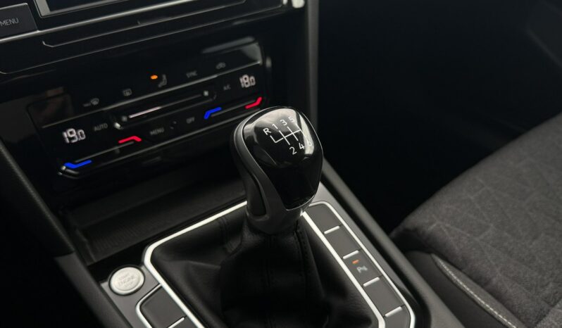 VOLKSWAGEN Passat  | przedni | Manualna | 150 KM | bialy full