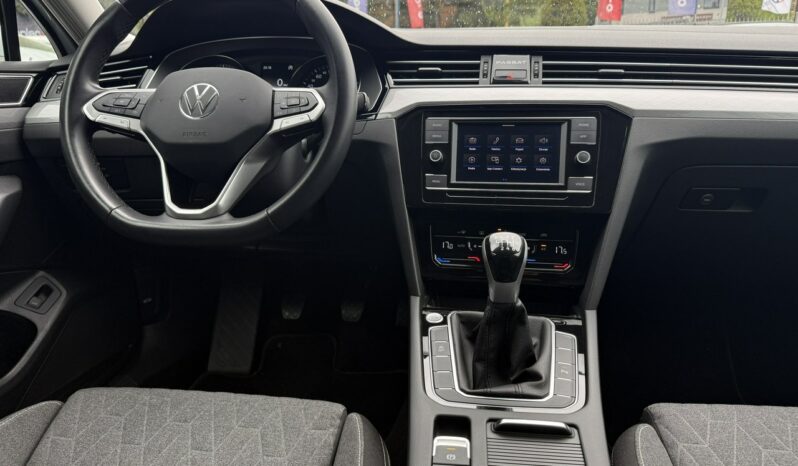 VOLKSWAGEN Passat  | przedni | Manualna | 150 KM | bialy full