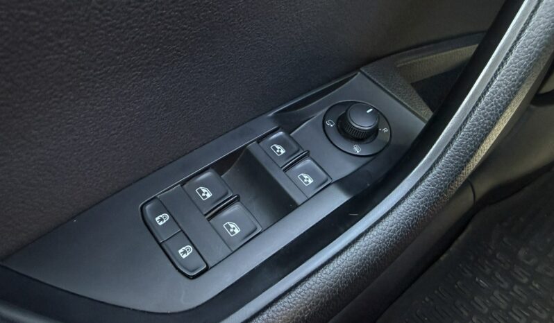 SKODA Superb  | przedni | Automatyczna | 150 KM | Szary full