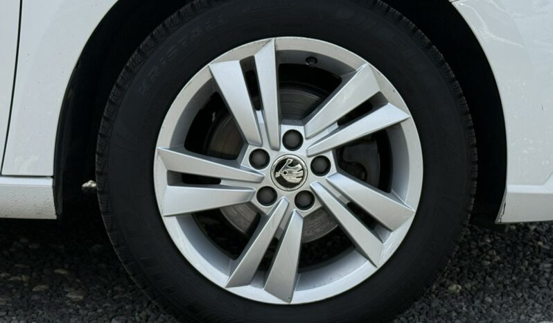 SKODA Fabia  | przedni | Manualna | 95 KM | bialy full
