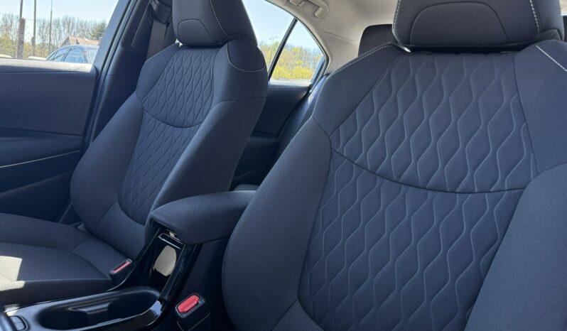 TOYOTA Corolla  | przedni | Manualna | 125 KM | Srebrny full