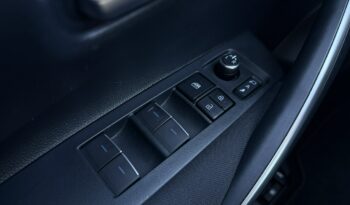 TOYOTA Corolla  | przedni | Manualna | 125 KM | Srebrny full