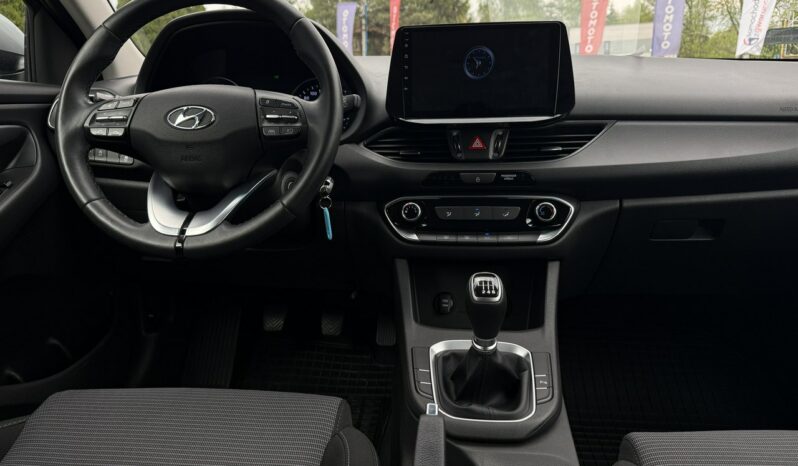 HYUNDAI I30  | przedni | Manualna | 110 KM | Srebrny full