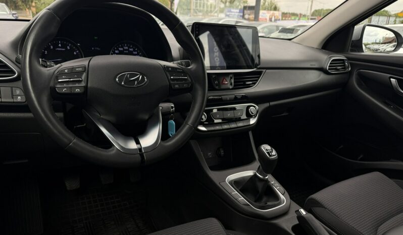 HYUNDAI I30  | przedni | Manualna | 110 KM | Srebrny full