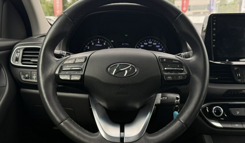 HYUNDAI I30  | przedni | Manualna | 110 KM | Srebrny full