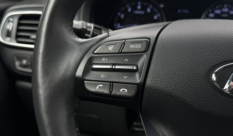 HYUNDAI I30  | przedni | Manualna | 110 KM | Srebrny full