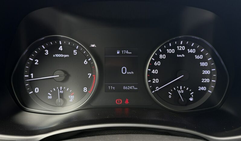 HYUNDAI I30  | przedni | Manualna | 110 KM | Srebrny full