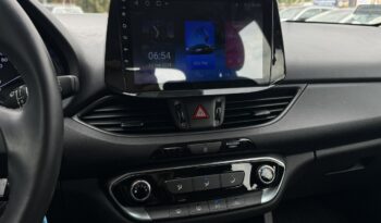 HYUNDAI I30  | przedni | Manualna | 110 KM | Srebrny full