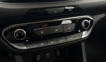 HYUNDAI I30  | przedni | Manualna | 110 KM | Srebrny full