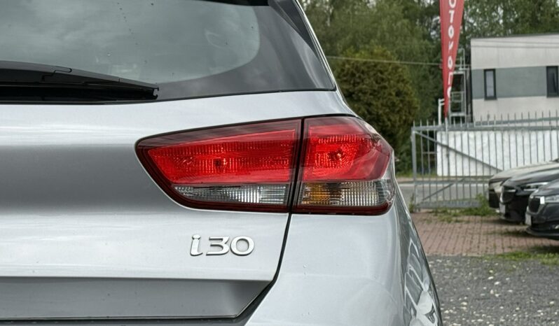 HYUNDAI I30  | przedni | Manualna | 110 KM | Srebrny full