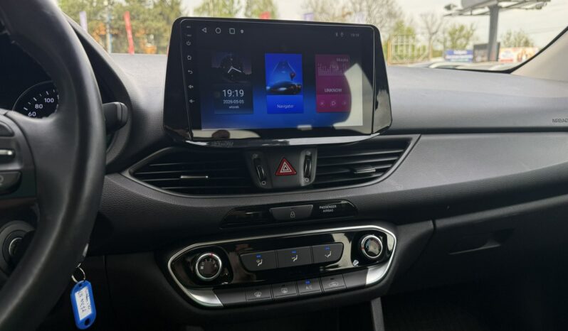 HYUNDAI I30  | przedni | Manualna | 120 KM | Srebrny full