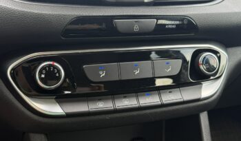 HYUNDAI I30  | przedni | Manualna | 120 KM | Srebrny full