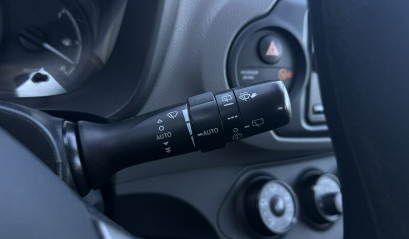TOYOTA Yaris  | przedni | Manualna | 111 KM | bialy full