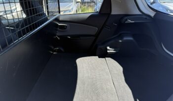 TOYOTA Yaris  | przedni | Manualna | 111 KM | bialy full