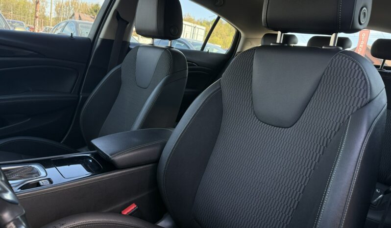 OPEL Insignia  | przedni | Automatyczna | 170 KM | Czarny full