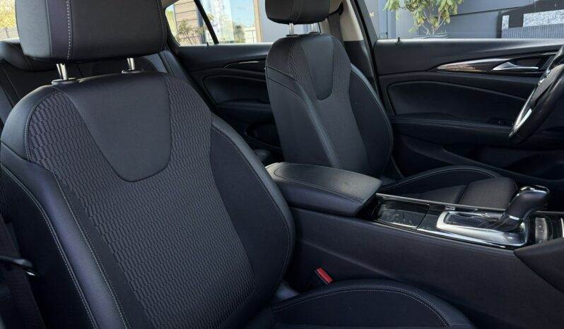 OPEL Insignia  | przedni | Automatyczna | 170 KM | Czarny full