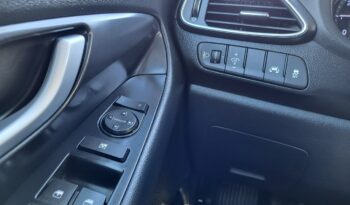HYUNDAI I30  | przedni | Manualna | 120 KM | niebieski jasny full