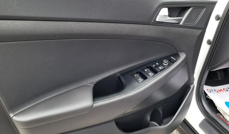 HYUNDAI Tucson  | przedni | Manualna | 136 KM | bialy full