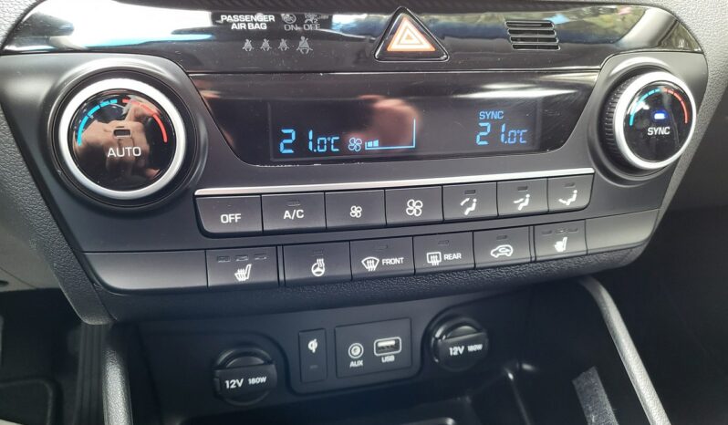 HYUNDAI Tucson  | przedni | Manualna | 136 KM | bialy full