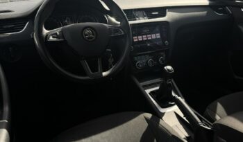 SKODA Octavia  | przedni | Manualna | 115 KM | bialy full