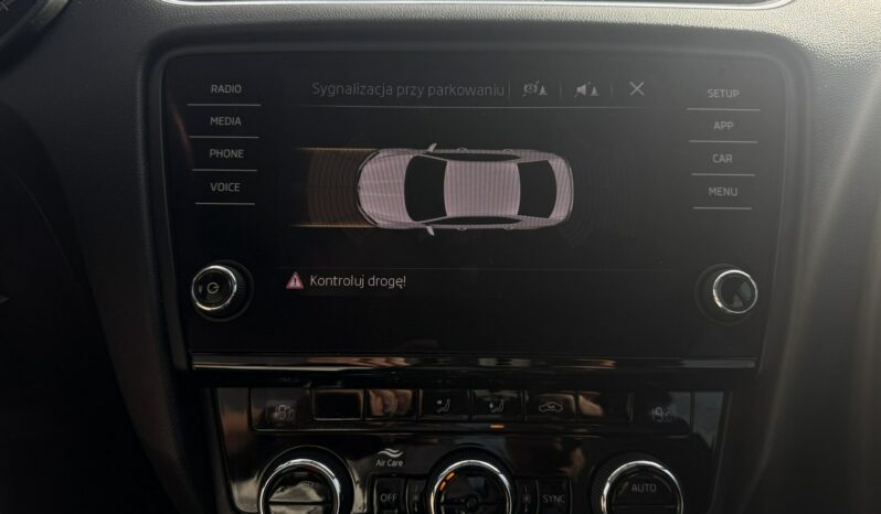 SKODA Octavia  | przedni | Manualna | 115 KM | bialy full