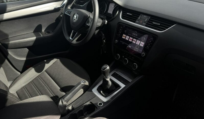 SKODA Octavia  | przedni | Manualna | 115 KM | bialy full