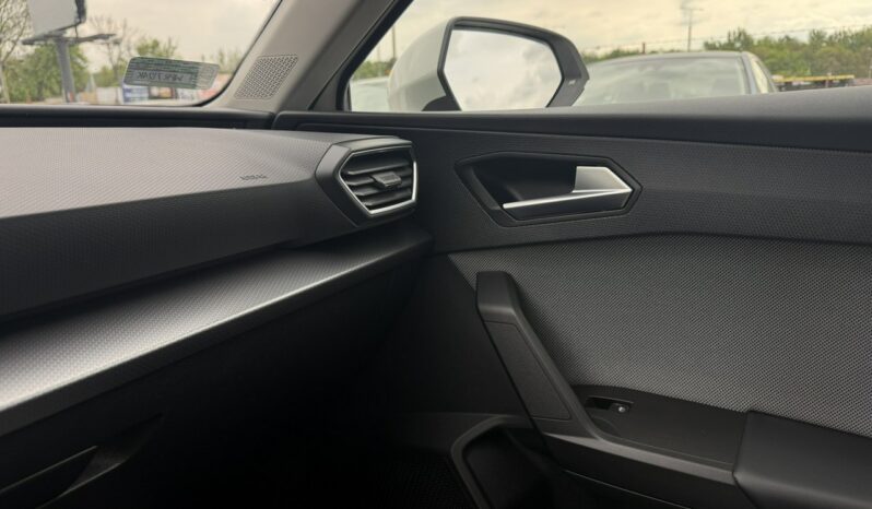 SEAT Leon  | przedni | automatyczna_dwusprzeglowa | 110 KM | bialy full