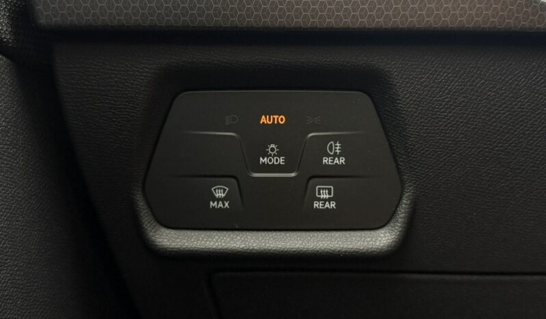 SEAT Leon  | przedni | automatyczna_dwusprzeglowa | 110 KM | bialy full