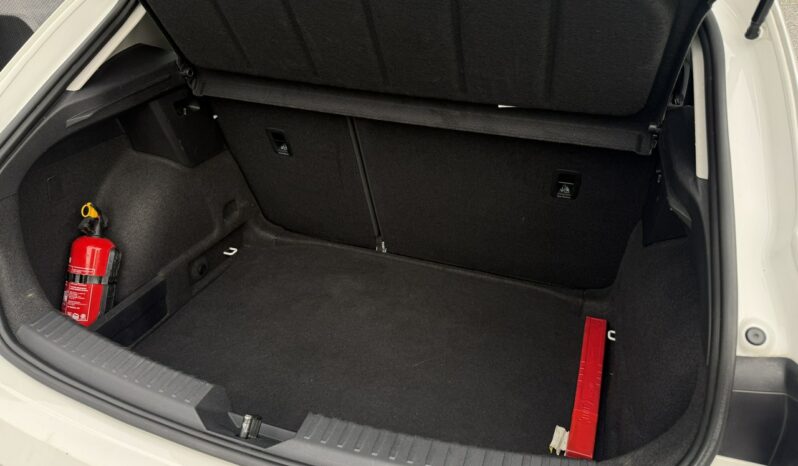 SEAT Leon  | przedni | automatyczna_dwusprzeglowa | 110 KM | bialy full