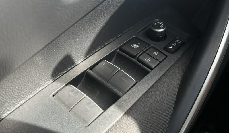 TOYOTA Corolla  | przedni | Manualna | 125 KM | Srebrny full