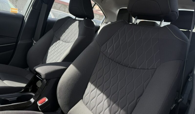 TOYOTA Corolla  | przedni | Manualna | 125 KM | Srebrny full
