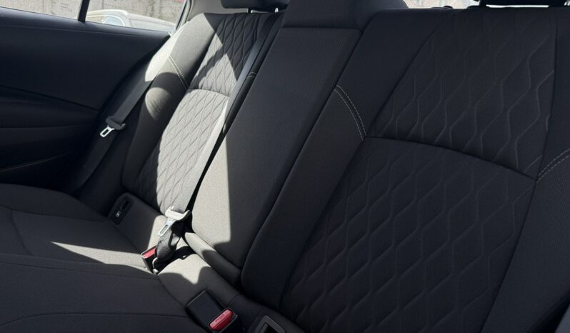 TOYOTA Corolla  | przedni | Manualna | 125 KM | Srebrny full