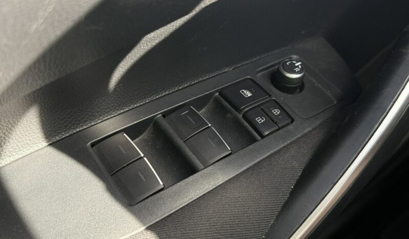 TOYOTA Corolla  | przedni | Manualna | 125 KM | Srebrny full