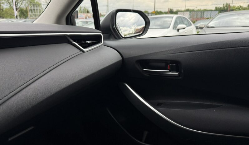TOYOTA Corolla  | przedni | Manualna | 125 KM | Srebrny full