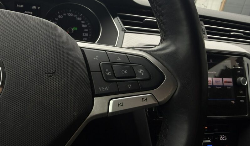 VOLKSWAGEN Passat  | FWD (przód) | Automatyczna D/S | 150 KM | Srebrny full
